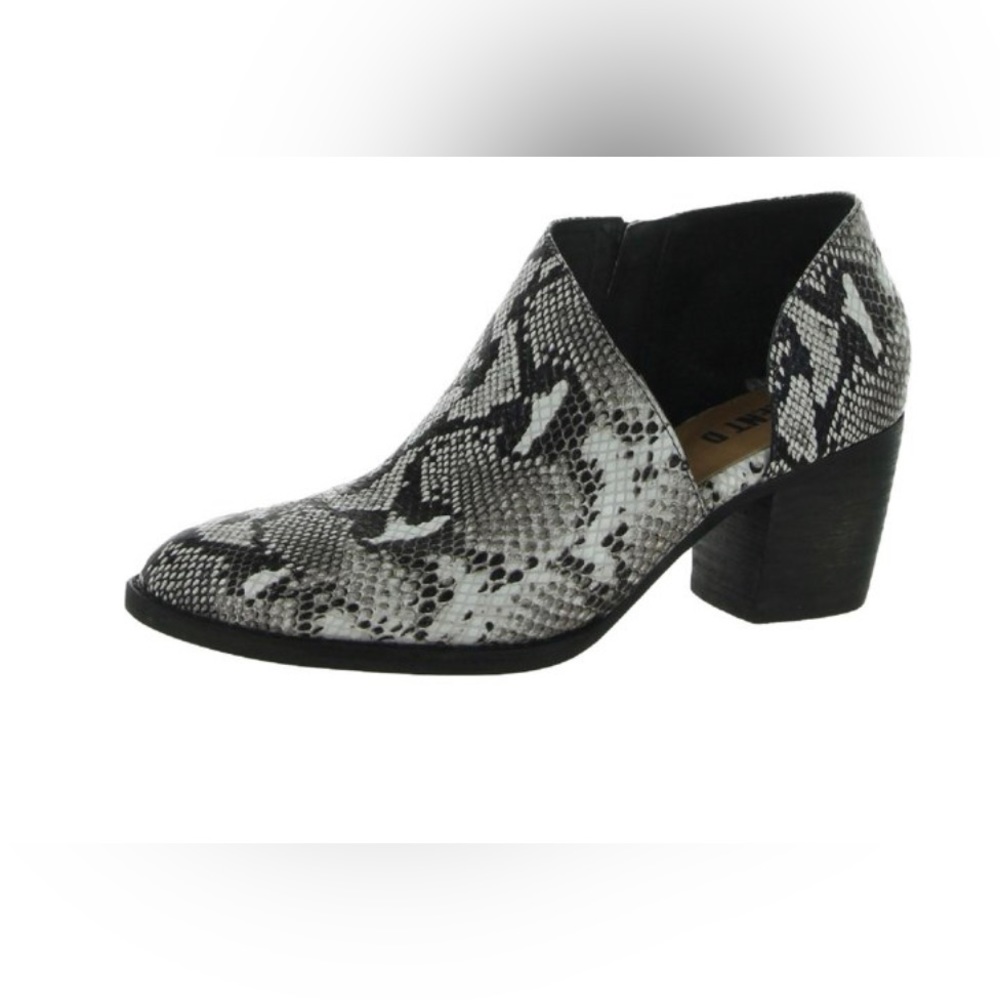 New in Box Silent D leather ankle booties